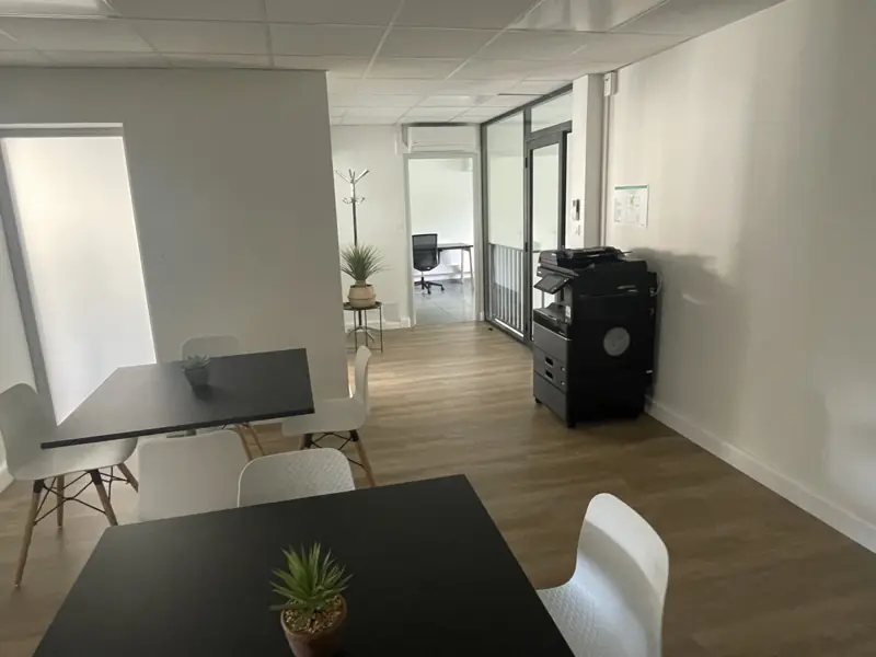 Location de bureaux opérés meublés à Privas : espace partagé et bureaux privatifs, Palladium Square